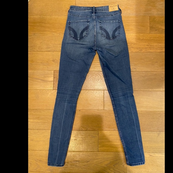 Hollister distressed high rise skinny jeans - Picture 4 of 7